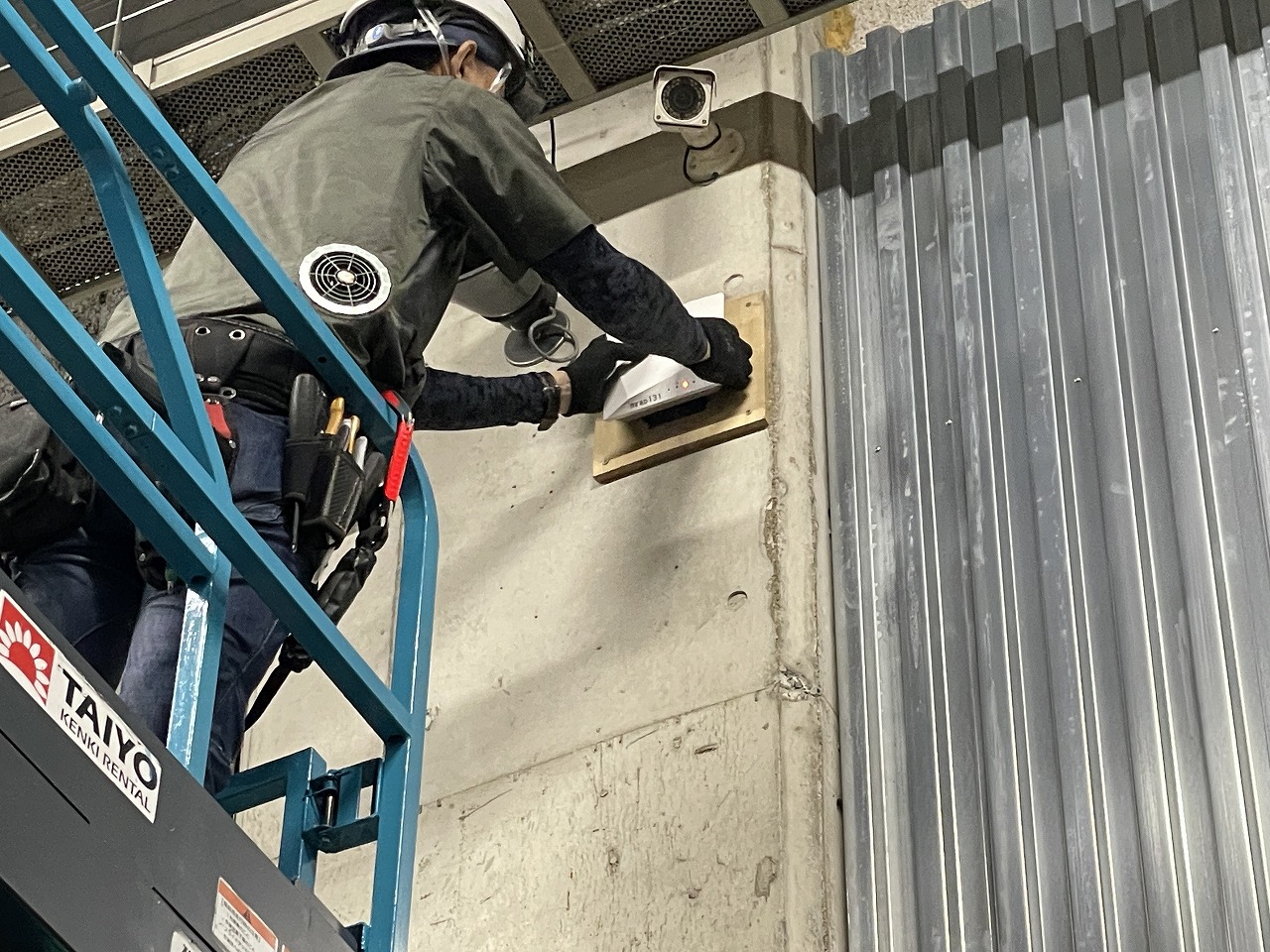 福岡市内某倉庫様 Wi-Fiアンテナ入替＋増設工事