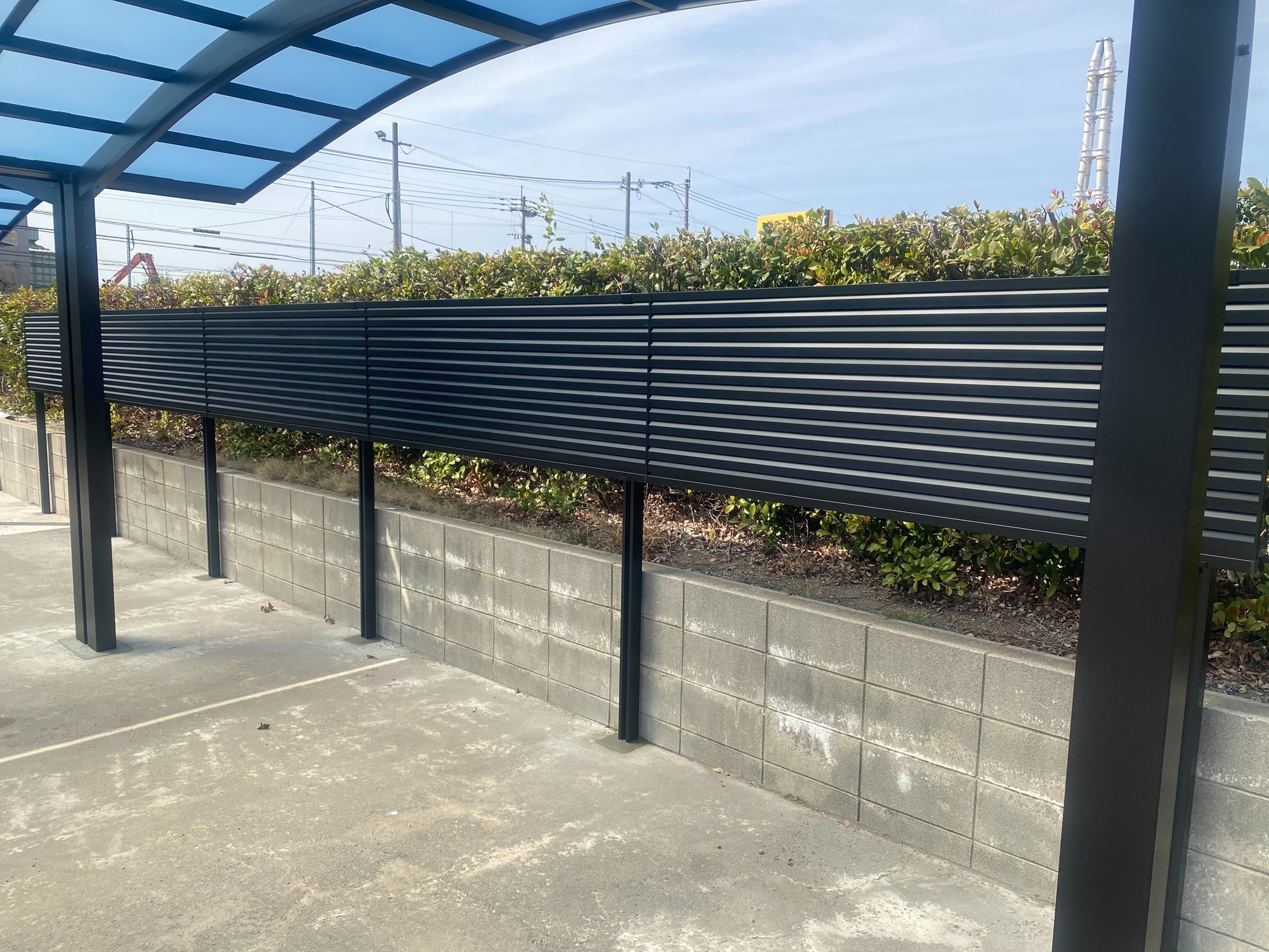 小倉北区西港町 某工場 様カーポート及びフェンス設置の工事